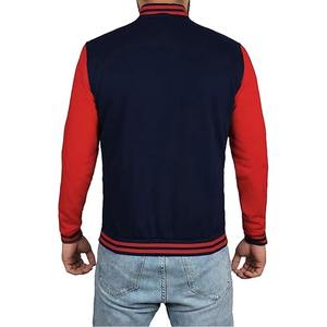 Veste universitaire en similicuir avec manches en mélange de laine, fermeture à boutons-pression, col et poignets côtelés, poches latérales et style Letterman moderne - Product Image 5