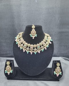Nuevo diseño chapado en oro tradicional gota perla y piedra tachonado pendiente Mangtika gargantilla collar conjunto y conjunto de joyería para mujer - Product Image 5