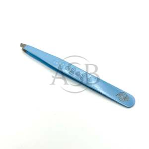 Pinzas de Punta Inclinada Azul Bebé con Corazón en las Mangos, Acero Inoxidable, Impresión de Logotipo Personalizado, Pinzas Profesionales para Cejas - Product Image 2