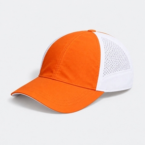 Gorra cómoda para correr, hecha con tela transpirable y un diseño práctico que proporciona una excelente cobertura para correr, hacer deporte y divertirse. - Product Image 5