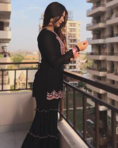 Traje Sharara Moderno Negro de Georgette Sintético, Conjunto de Salwar Kameez Bordado con Dupatta para Bodas, Graduaciones, Diwali y Fiestas para Mujer - Product Image 2