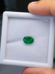 Esmeralda Natural de Zambia, Corte Ovalado, 3.53 Quilates, Calidad AAA, Certificada por IGI, Color Verde, Gema para Joyería - Product Image 5