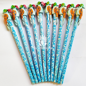 Theperfectbazaar – Coffret de 10 crayons en bois faits main et peints à la main, portables, cadeaux de bienvenue pour enfants et cadeaux d'entreprise - Product Image 4