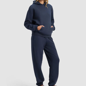 Survêtement femme en molleton bouclette coupe décontractée, personnalisable avec logo pour marques de mode streetwear – Vente en gros - Product Image 4