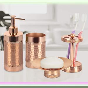 ชุดอุปกรณ์ห้องน้ำแบบมินิมอลสีทองแดงขัดเงา เหมาะสำหรับชั้นวางของในห้องน้ำ ถาดวางของบนโต๊ะเครื่องแป้ง และห้องน้ำในอพาร์ทเมนต์หรือห้องใต้หลังคา จากอินเดีย - Product Image 1
