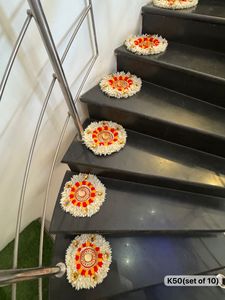 Tapis Rangoli en fleurs de Mogra de qualité supérieure, porte-bougie chauffe-plat pompon, décoration pour escalier et allée, pour sol de Mandir Diwali - Vente en gros - Product Image 2