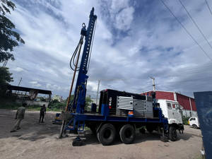 Machine de forage de puits d'eau montée sur camion, capacité de 300-350 mètres à 1000 pieds, à vendre - Product Image 3
