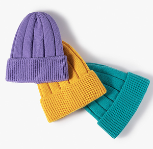 Bonnet en tricot jersey personnalisé, doux et décontracté, pour l'hiver – Fabricant de vêtements OEM, fournisseur en gros de couvre-chefs sous marque privée - Product Image 1