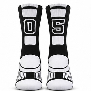Proveedor de calcetines de baloncesto de compresión con número de jersey personalizado, calcetines deportivos con logotipo personalizado y número del equipo acolchado, pedido al por mayor. - Product Image 4