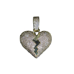 Moissanite personnalisée diamant 925 argent or rose or blanc et plaqué or breloque hip hop glacé coeur brisé pendentif micro pavé - Product Image 1