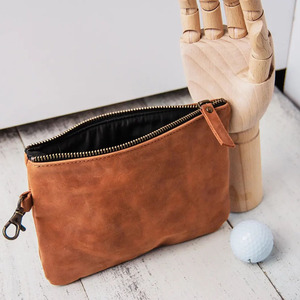 Pochette de golf en cuir véritable de haute qualité avec fermeture éclair, support d'équipement durable pour les tournois, les séances d'entraînement et les voyages - Prix raisonnable - Product Image 1