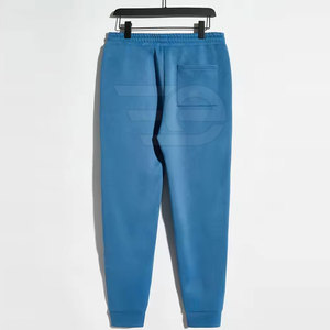 Ensemble de vêtements de rue élégants pour hommes, survêtements à capuche, tissu respirant, tenue décontractée pour la salle de sport et l'entraînement, look moderne pour un style de vie actif - Product Image 5