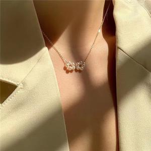 Collar de Perlas de Agua Dulce Hecho a Mano con Diseño Sencillo y Elegante, Chapado en Oro de Plata 925, Estilo de Flor Pequeña de Moda de Lujo Ligero - Product Image 1