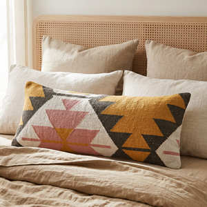 Housse de coussin en coton Kilim avec motif à rayures tribales pour un décor scandinave Japandi et une décoration moderne bio - Product Image 5