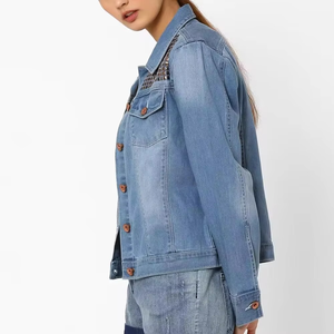 Ropa de Otoño para Mujer, Chaqueta Vaquera Corta con Logotipo Personalizado, Chaqueta Vaquera de Manga Larga con Cuentas de Perlas, Estilo Holgado - Product Image 4