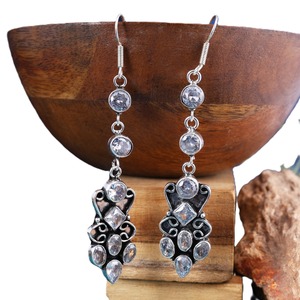 Pendientes largos de campana de latón plateado oxidado al por mayor |   Pendientes Colgantes Modernos al por Mayor |   Declaración de Intención |   Boda Étnica Boho - Product Image 4