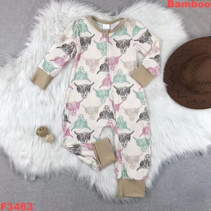 RTS ホットセール 西部風カウプリント 竹製ジッパー付きロンパースセット 可愛い新生児用ロンパース ベビー服 キッズ服 - Product Image 5