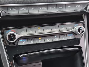 Negro 2018 para Grandeur IG Executive Sedán Gasolina Automático Volante a la Izquierda 5 Asientos Coche Usado Asientos de Cuero Faros LED - Product Image 5