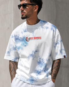 เสื้อยืดแขนสั้นผู้ชาย Fly Humble ทรงปกติ คอกลม ผ้าเจอร์ซีย์คอตตอน สีขาว-น้ำเงิน โลโก้ด้านหน้า แห้งเร็ว เป็นมิตรกับสิ่งแวดล้อม - Product Image 2