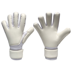 Guantes de portero deportivos avanzados diseñados para un control máximo del balón, absorción de impactos, ajuste cómodo y uso duradero. - Product Image 1