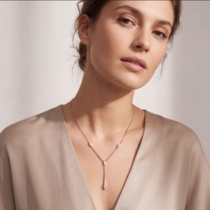 Collier Lariat Minimaliste en Or Blanc avec Diamant Taille Poire Naturel Certifié GIA Couleur D pour Femme – Usage Quotidien - Product Image 1