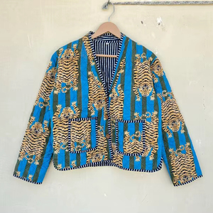 เสื้อแจ็คเก็ตผ้าฝ้ายอินเดียทำมือ 100% เป็นมิตรกับสิ่งแวดล้อม ระบายอากาศได้ดี แห้งเร็ว ป้องกันรอยยับ พิมพ์ลายดิจิทัล มีกระเป๋าหน้า - Product Image 1