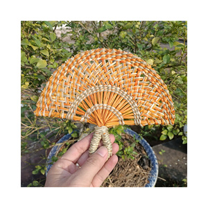 Abanico de mano artesanal de hierba marina, ecológico, de paja tejida, decorativo, de mimbre, para recuerdo de boda de verano - Product Image 1
