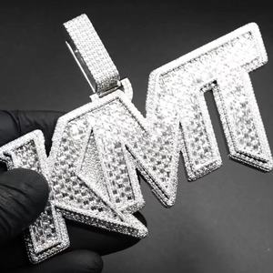 Pendentif Lettre Personnalisé en Argent Massif, Entièrement Sertie de Moissanites Rondes, 3 Pouces de Large, Testées au Diamant, Bijoux - Product Image 5