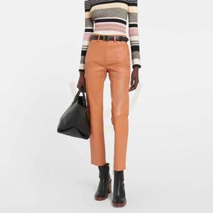 กางเกงหนังผู้หญิงทรงเข้ารูปสำหรับฤดูหนาว ดีไซน์โดดเด่น ปิดด้วยกระดุม ผลิตจากหนังแท้ - Product Image 2