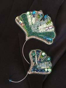 Broche de Lujo Hecho a Mano con Bordado, Cuentas, Lentejuelas, Perlas y Cristales, Broche de Diseño con Bordado a Mano - Product Image 4
