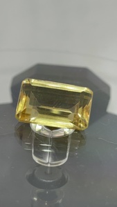 Citrino Dorado Natural de 15x12MM, Forma Octogonal, Gema Facetada para Joyería - Product Image 1