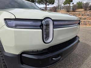 Vehículo Rivian R1T California Dune Edition 2025 Usado en Excelentes Condiciones, con Volante a la Izquierda y Derecha - Product Image 6