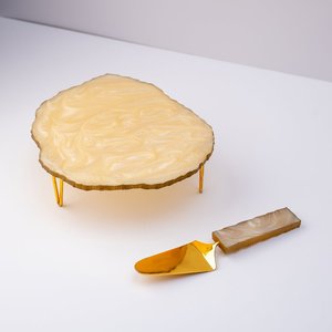 Support de présentation de gâteaux en résine époxy fait main ANAM OVERSEAS, plateau rond pour desserts avec pieds métalliques durables, compatible four, vente en gros - Product Image 1