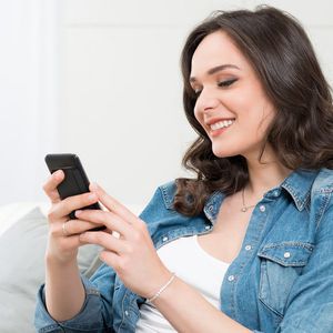 Cargador Portátil Magnético Inalámbrico de 10000 mAh, Carga Rápida de 22.5 W, Banco de Energía Compatible con iPhone 12 13 Pro Mini Pro Max - Product Image 3