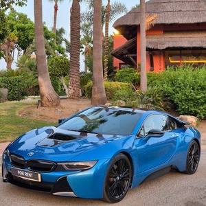 Venta al por mayor de coches deportivos híbridos enchufables de lujo I8 Premium de alto rendimiento, automáticos, fiables, para exportación, con mango de plástico OEM. - Product Image 1