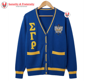 Cárdigan Personalizado para Hermandades y Fraternidades, Tejido en Acrílico, con el Logotipo Griego de Sigma Gamma Rho, Cuello en V para Mujer, Cárdigan Universitario - Product Image 4