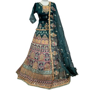 Robe de soirée en organza brodée vert émeraude, coupe trapèze, longueur au sol, col bateau, manches trois quarts, imprimé floral fait main - Product Image 6