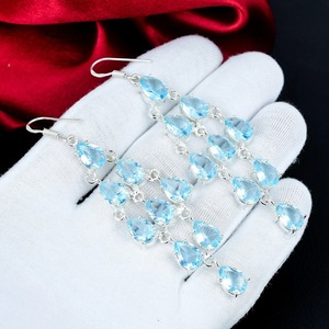 Boucles d'oreilles pendantes en argent sterling 925 avec topaze bleue suisse, bijoux faits main par un créateur, cadeau de pierre de naissance en topaze bleue suisse pour femme - Product Image 3