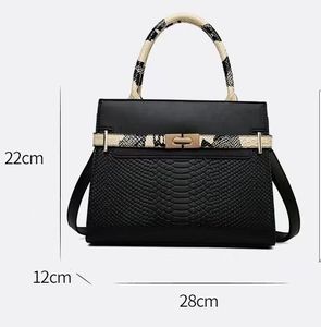 Sac messager pour femme en cuir véritable fait main, rétro, bandoulière, fermeture éclair sécurisée, motif losanges, logo, durable, décontracté, voyage - Product Image 4