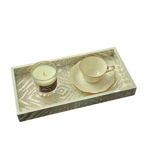 Plateau rectangulaire élégant en laque - Motif de poisson Koi dessiné à la main - Pièce maîtresse pour la décoration intérieure de luxe - Product Image 3