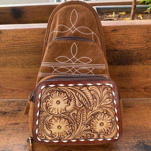 Boot Stitch Hand-tooled Tan Suede Leather Chest Bag con mochila Western Genuine Leather Floral Crossbody Sling Bags para mujer - Product Image 3