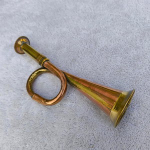 เครื่องดนตรีทองเหลืองทองแดงโบราณทำมือ รูปทรงแตร  ของตกแต่งแกะสลักลวดลายดนตรี สไตล์โมเดิร์นสำหรับติดผนัง - Product Image 5