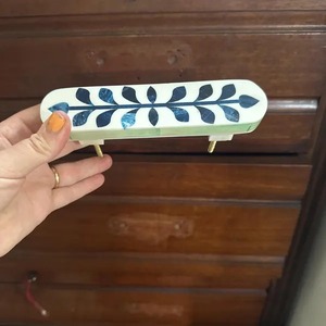 Modern Resin Wood Cabinet <b>Drawer</b> Door with <b>Ceramic</b> <b>Knobs</b> & Pull Handle Wholesale Metal for Kitchen Bedroom Dresser Bathroom Use - Product Image 1