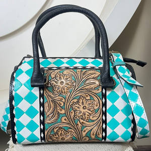 Bolso de Mano Mediano de Cuero Vacuno Hecho a Mano por Diseñador, con Patrón a Cuadros Azul Verdoso y Blanco, para Mujer, Tipo Bandolera - Product Image 4
