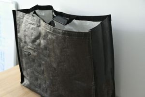 Sac fourre-tout réutilisable en PP tissé laminé BOPP, impression en héliogravure, robuste, avec logo personnalisé, fabriqué au Vietnam - Product Image 2