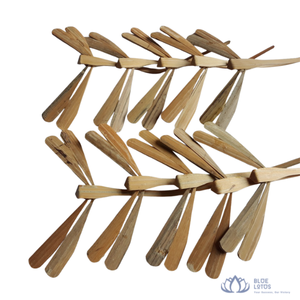 [MEJOR CALIFICADO] Blue Lotus Farm Vivian Vo Libélula de Bambú Hecha a Mano y Pintada a Mano, Juguete de Equilibrio, Decoración para Mesa de Hogar u Oficina - Product Image 1
