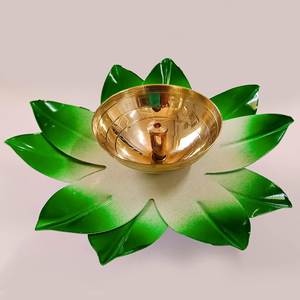 Lampe à huile en laiton Lotus Diya peinte à la main, verte et dorée, pour Pooja, Mandir, Diwali, Aarti, festival, temple domestique, décorative, Deepak spirituel - Product Image 4