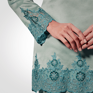 Robe sirène brodée de diamants, style Baju Kurung moderne SIPO, personnalisée pour l'Aïd, en satin, pour femme musulmane de Malaisie - Product Image 1