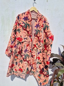 Chaqueta de terciopelo con estampado de pájaros color melocotón, abrigo largo hecho a mano para mujer, estilo kimono de lujo, ropa de abrigo de invierno estilo boutique - Product Image 1
