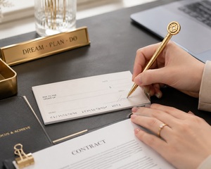 Luxury Metal Ballpoint <b>Pen</b> Rotatable Diamond Shape Writing <b>Pen</b> Custom Logo Gift Stationery <b>Gold</b> Rose <b>Gold</b> Silver OEM ODM - Product Image 4